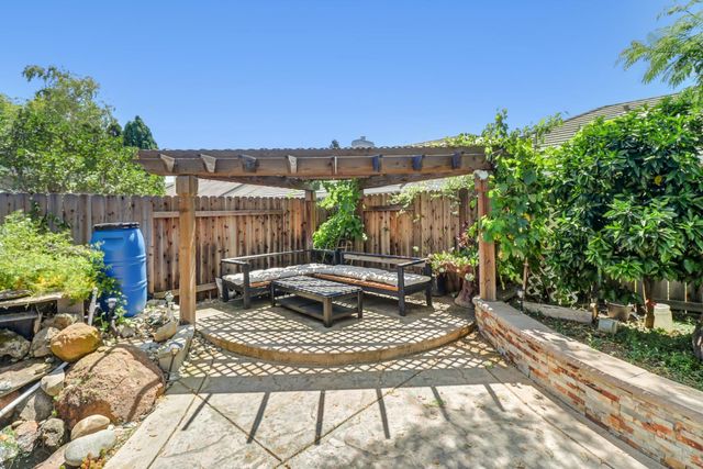 8622 Summer Sun Way, Elk Grove, CA 95624