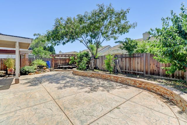 8622 Summer Sun Way, Elk Grove, CA 95624