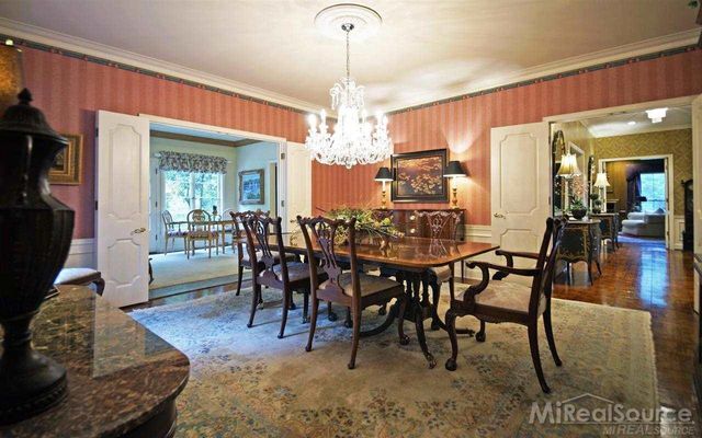 45 Lakecrest Lane, Grosse Pointe Farms, MI 48236