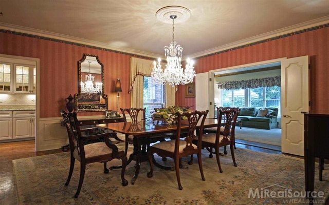 45 Lakecrest Lane, Grosse Pointe Farms, MI 48236