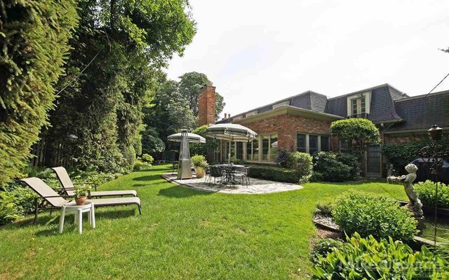 45 Lakecrest Lane, Grosse Pointe Farms, MI 48236