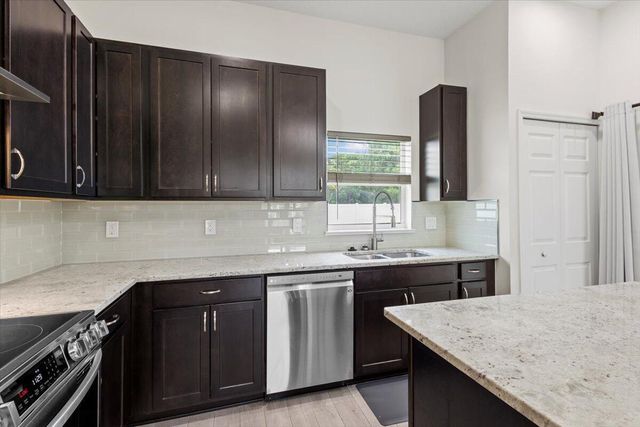 5207 NW South Lovoy Circle, Port St Lucie, FL 34986