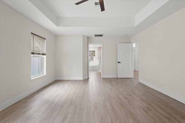 5207 NW South Lovoy Circle, Port St Lucie, FL 34986