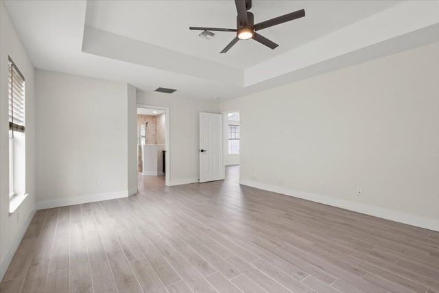 5207 NW South Lovoy Circle, Port St Lucie, FL 34986