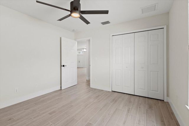 5207 NW South Lovoy Circle, Port St Lucie, FL 34986