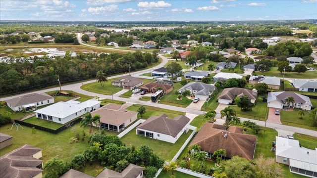5207 NW South Lovoy Circle, Port St Lucie, FL 34986