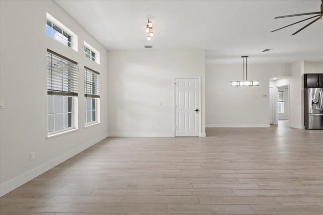 5207 NW South Lovoy Circle, Port St Lucie, FL 34986