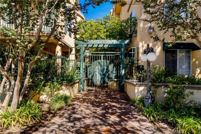 17809 Halsted 312, Northridge, CA 91325