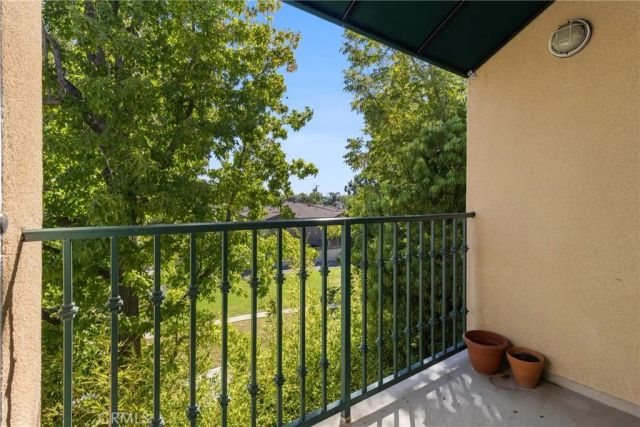 17809 Halsted 312, Northridge, CA 91325