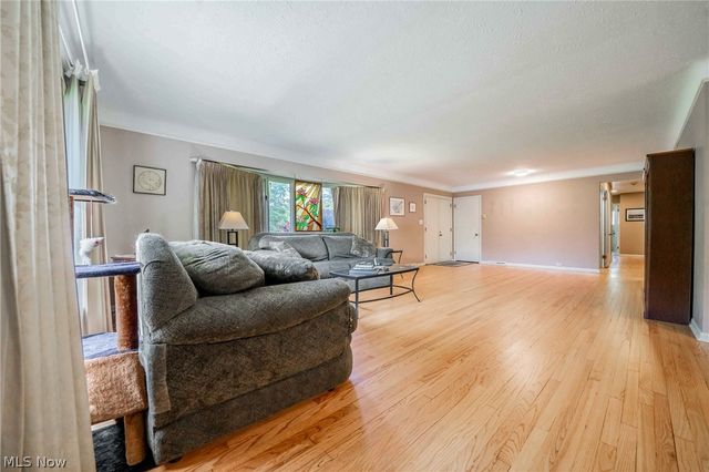 23225 Bryden Road, Shaker Heights, OH 44122