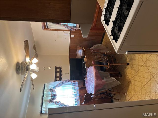 3290 W Tennyson Avenue, St Louis, MO 63114
