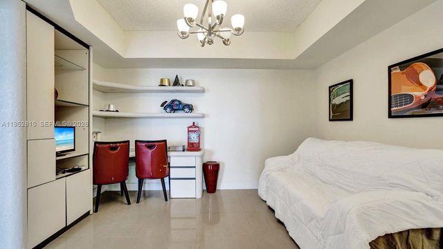 20281 E Country Club Dr 809, Aventura, FL 33180