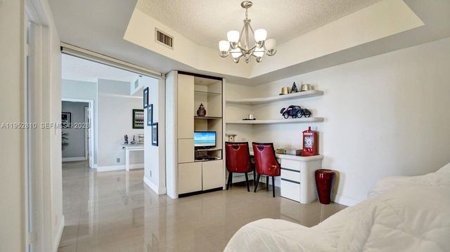 20281 E Country Club Dr 809, Aventura, FL 33180