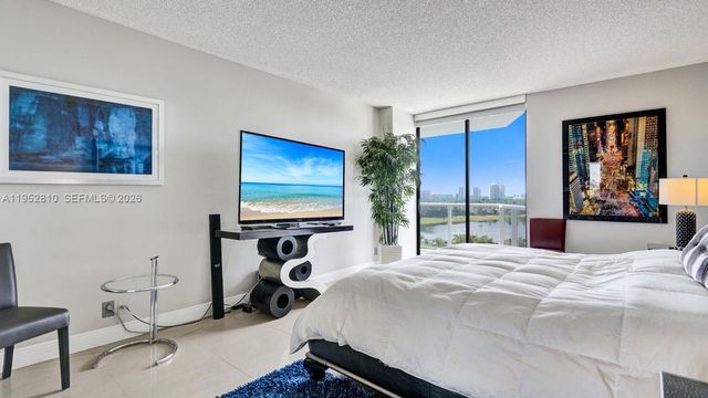 20281 E Country Club Dr 809, Aventura, FL 33180