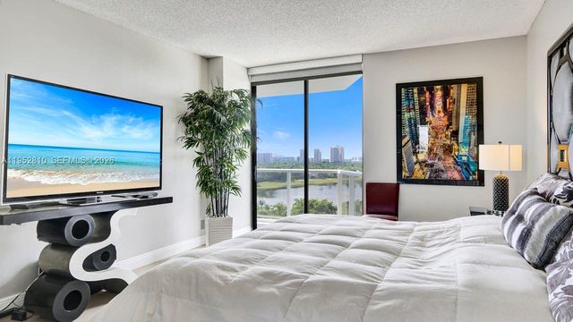 20281 E Country Club Dr 809, Aventura, FL 33180