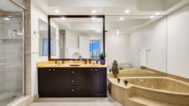 20281 E Country Club Dr 809, Aventura, FL 33180