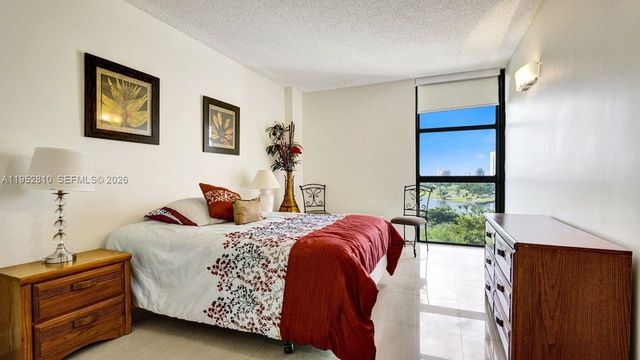 20281 E Country Club Dr 809, Aventura, FL 33180