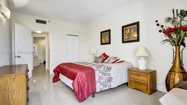 20281 E Country Club Dr 809, Aventura, FL 33180