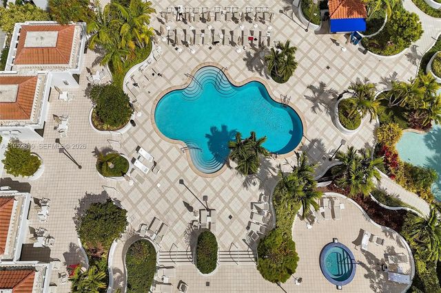 20281 E Country Club Dr 809, Aventura, FL 33180