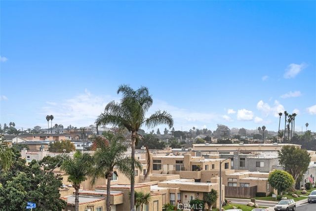 7651 Yorktown Avenue, Huntington Beach, CA 92648