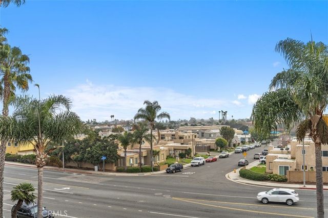 7651 Yorktown Avenue, Huntington Beach, CA 92648