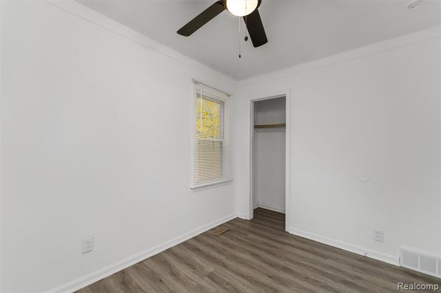 22705 Sharrow Avenue, Warren, MI 48089