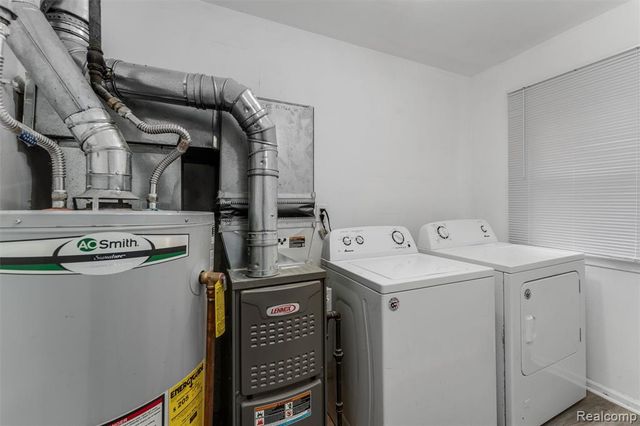 22705 Sharrow Avenue, Warren, MI 48089