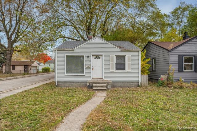22705 Sharrow Avenue, Warren, MI 48089