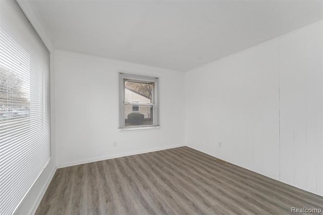 22705 Sharrow Avenue, Warren, MI 48089