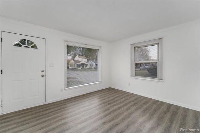 22705 Sharrow Avenue, Warren, MI 48089