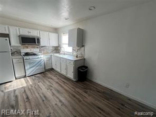14101 E State Fair Street, Detroit, MI 48205