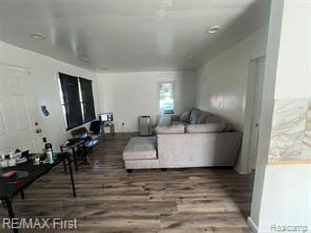 14101 E State Fair Street, Detroit, MI 48205
