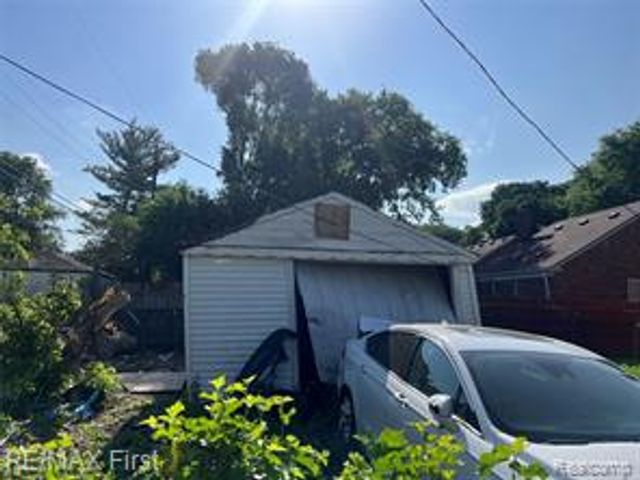 14101 E State Fair Street, Detroit, MI 48205