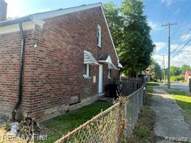 14101 E State Fair Street, Detroit, MI 48205