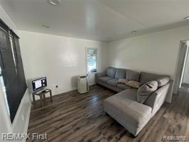 14101 E State Fair Street, Detroit, MI 48205