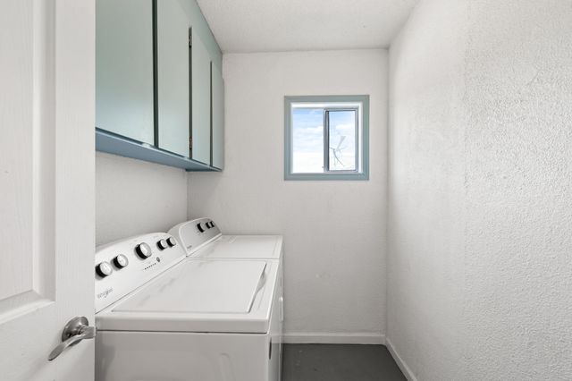 2140 N Valley View Road, Ashland, OR 97520