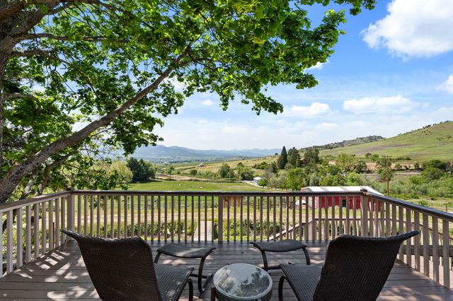 2140 N Valley View Road, Ashland, OR 97520