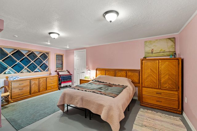 2140 N Valley View Road, Ashland, OR 97520