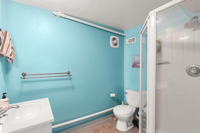 2140 N Valley View Road, Ashland, OR 97520