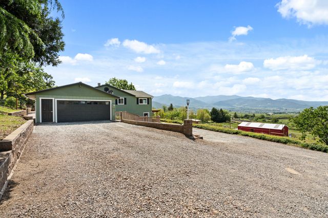 2140 N Valley View Road, Ashland, OR 97520
