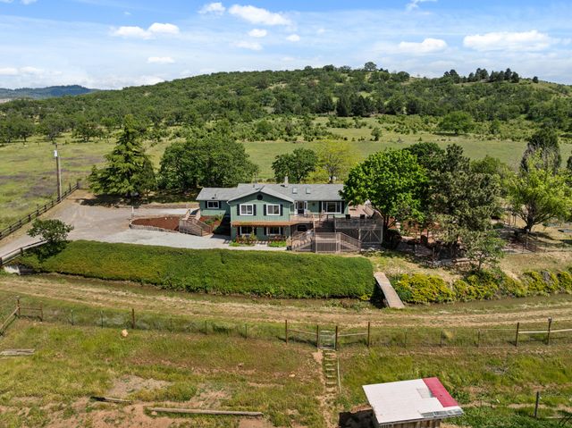 2140 N Valley View Road, Ashland, OR 97520