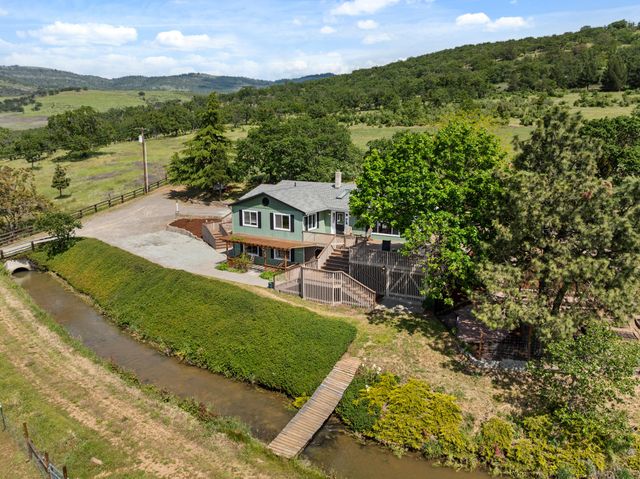 2140 N Valley View Road, Ashland, OR 97520