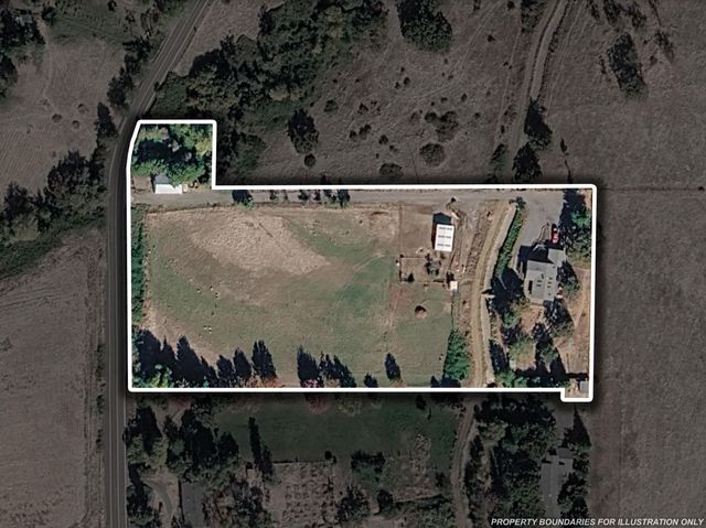 2140 N Valley View Road, Ashland, OR 97520