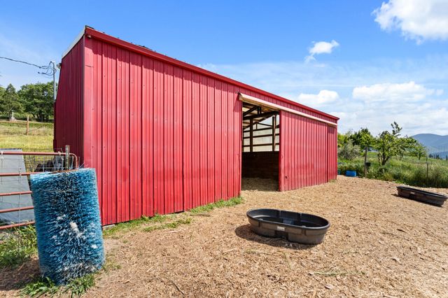 2140 N Valley View Road, Ashland, OR 97520
