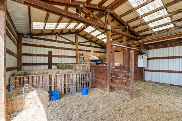 2140 N Valley View Road, Ashland, OR 97520