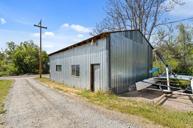2140 N Valley View Road, Ashland, OR 97520