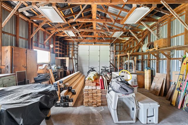 2140 N Valley View Road, Ashland, OR 97520
