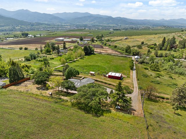 2140 N Valley View Road, Ashland, OR 97520
