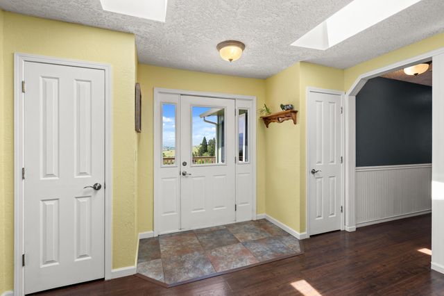 2140 N Valley View Road, Ashland, OR 97520