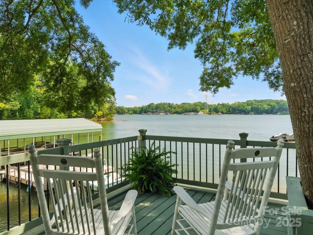 703 Island Point Road, Mount Holly, NC 28120
